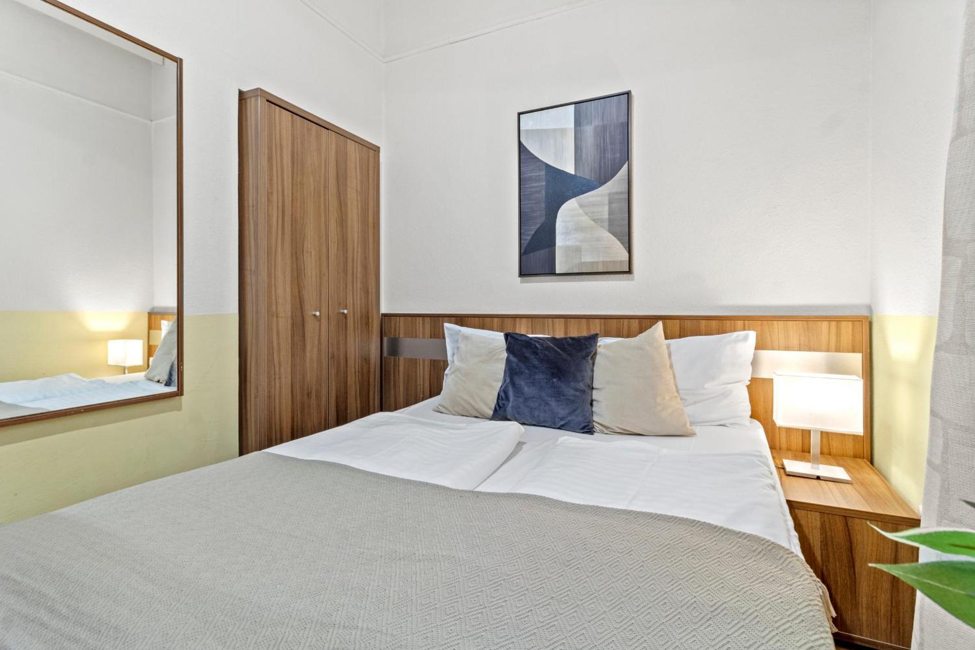 Paid Parking I Calm Location I 10 Minutes To S-bahn Apartment Wien