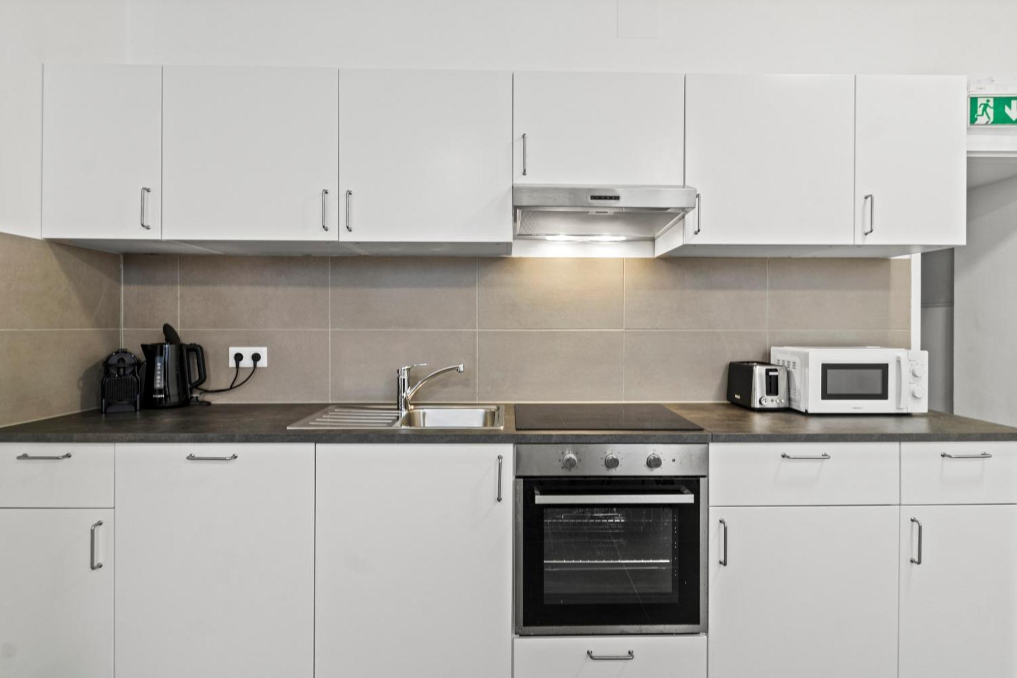 Apartment Paid Parking I Calm Location I 10 Minutes To S-bahn Wien